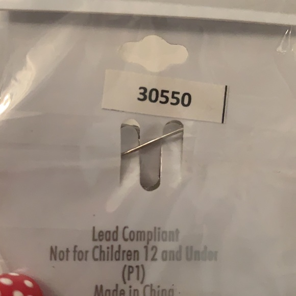 NWT Crystal sheep pin! It’s well-made and cute! - Picture 2 of 3